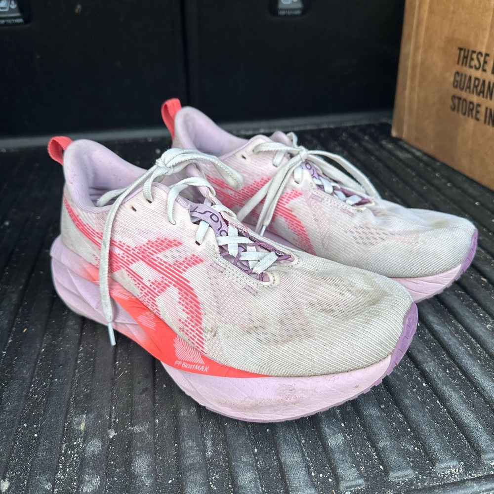 ASICS novablast 5